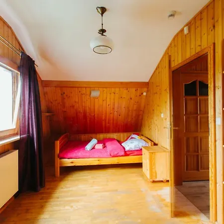 Drewniany Dom Nad Jeziorem Morzycko Casa vacanze *